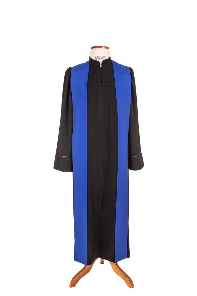 Toga studencka z szarfą